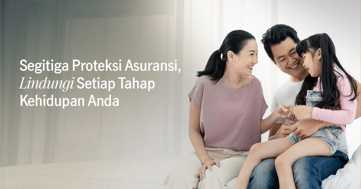 Keluarga Sedang Bercengkerama Karena Sudah Memiliki Perlindungan