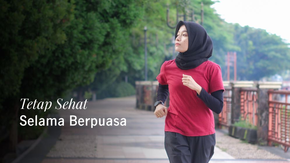 wanita sedang olahraga pagi