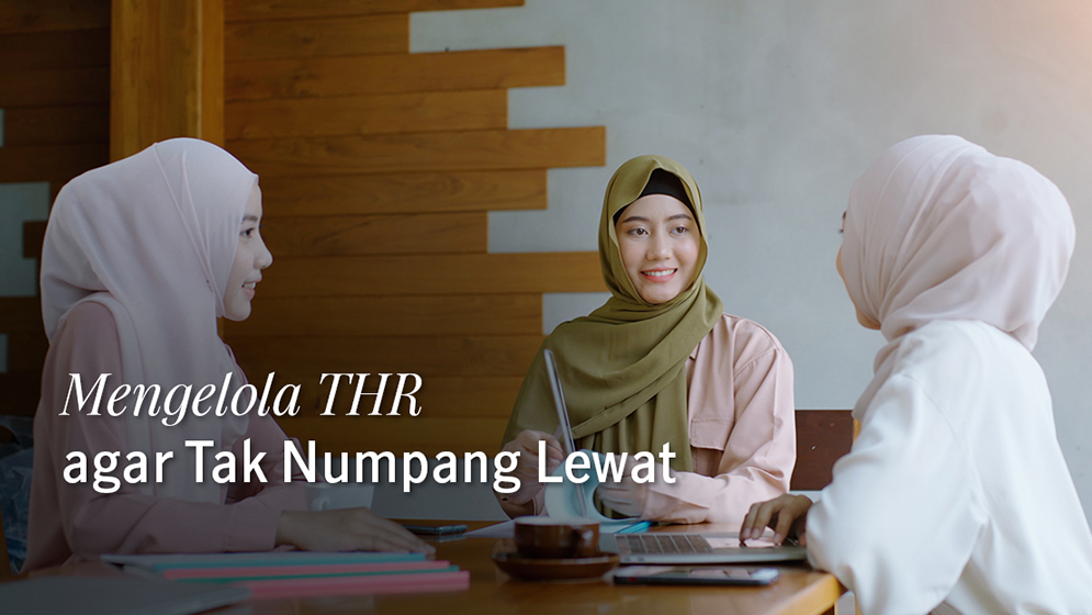 wanita melakukan perencanaan keuangan