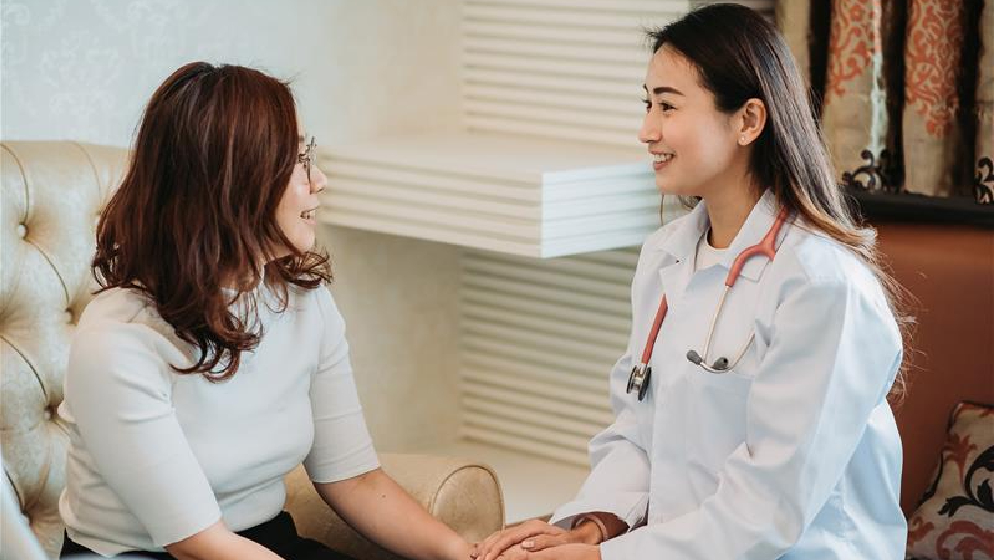 keluarga menikmati liburan