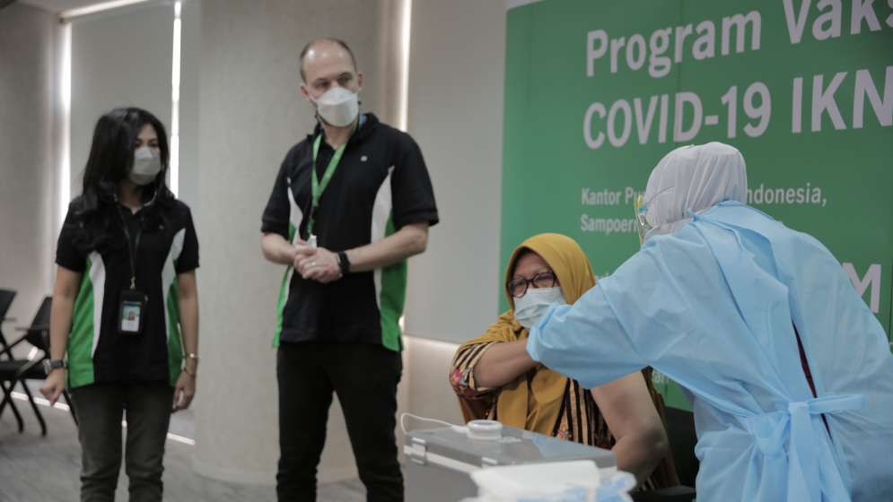Program Vaksinasi COVID-19 IKNB